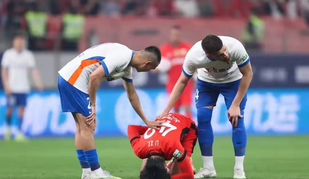 长时间厮杀引发球员伤病问题 长时间厮杀引发球员伤病问题